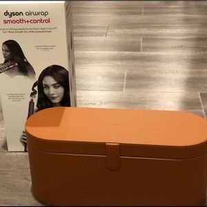 Brand new Dynson Airwrap - Style: Smooth + Control